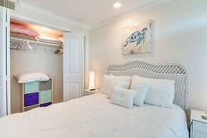 Galveston Beachfront Condo: Balcony & Pool Access!