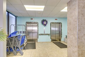 Galveston Beachfront Condo: Balcony & Pool Access!