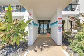 Galveston Beachfront Condo: Balcony & Pool Access!