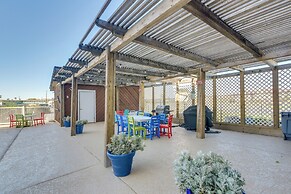 Galveston Beachfront Condo: Balcony & Pool Access!