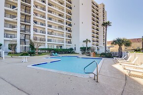 Galveston Beachfront Condo: Balcony & Pool Access!