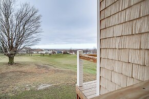 4 Mi to Lake Erie Access: Condo on the Greens