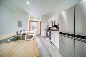 4 Mi to Lake Erie Access: Condo on the Greens