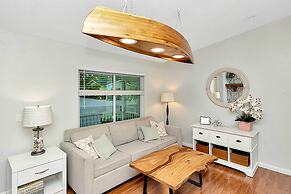 Charming Largo Home w/ Private Pool: 1 Mi to Beach