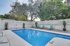 Charming Largo Home w/ Private Pool: 1 Mi to Beach