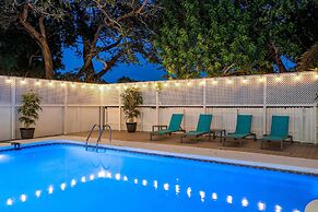 Charming Largo Home w/ Private Pool: 1 Mi to Beach