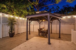 Charming Largo Home w/ Private Pool: 1 Mi to Beach