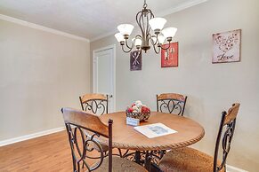 2 Mi to Downtown: Lake Charles Apartment