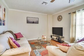 2 Mi to Downtown: Lake Charles Apartment