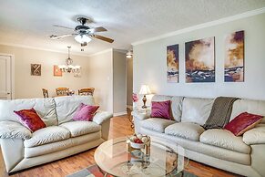 2 Mi to Downtown: Lake Charles Apartment