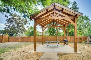 2 Mi to Downtown: Lake Charles Apartment