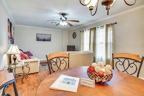 2 Mi to Downtown: Lake Charles Apartment