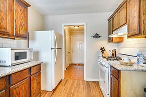 2 Mi to Downtown: Lake Charles Apartment