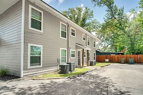 2 Mi to Downtown: Lake Charles Apartment