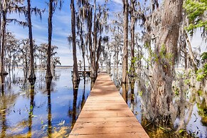 Unique Melrose Home w/ Private Dock & Lake Access!