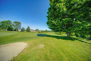 4 Mi to Lake Erie: Condo w/ Golf Course Views!