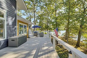 Hot Springs Lakefront Home w/ Dock & Water Views!