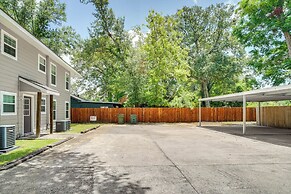Charming Lake Charles Apartment: 2 Mi to Lake!