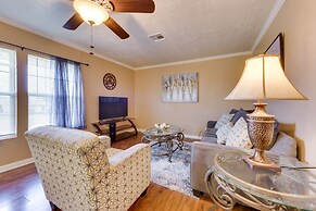 Charming Lake Charles Apartment: 2 Mi to Lake!