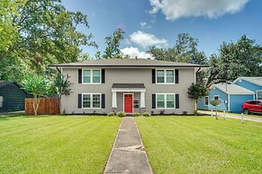 Charming Lake Charles Apartment: 2 Mi to Lake!