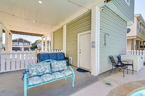 Galveston Getaway: Spacious Home < 1 Mi to Beaches