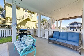 Galveston Getaway: Spacious Home < 1 Mi to Beaches