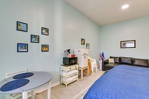 Galveston Getaway: Spacious Home < 1 Mi to Beaches