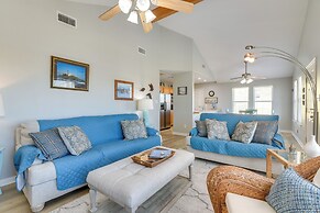 Galveston Getaway: Spacious Home < 1 Mi to Beaches