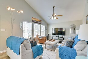 Galveston Getaway: Spacious Home < 1 Mi to Beaches