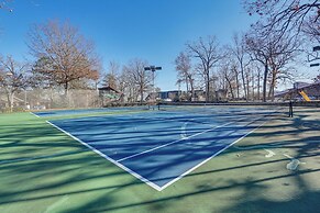 Lakefront Condo w/ Resort Amenities in Osage Beach