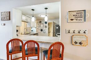 Lakefront Condo w/ Resort Amenities in Osage Beach