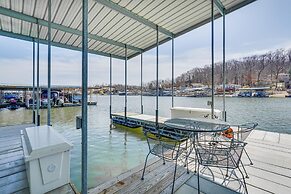 Lakefront Condo w/ Resort Amenities in Osage Beach
