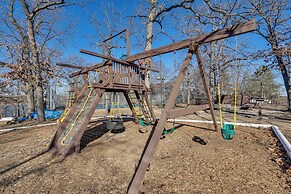 Lakefront Condo w/ Resort Amenities in Osage Beach