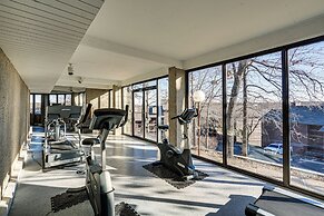 Lakefront Condo w/ Resort Amenities in Osage Beach