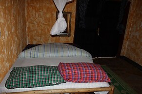 Room in B&B - Red Rocks Rwanda - Double Room With Shared Bathroom