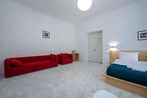 Opera Hotel
