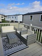 Lovely 3 Bed Caravan Near to Beach 5 Star Reviews