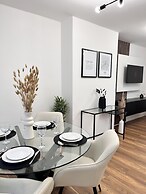 Modern 2 Bedroom Home in Edinburgh, Free Parking