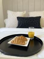 Modern 2 Bedroom Home in Edinburgh, Free Parking