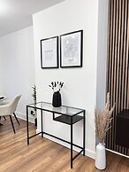 Modern 2 Bedroom Home in Edinburgh, Free Parking