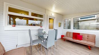 Lovely 3 Bedroom House in Dagenham With Parking