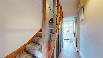 Immaculate 4-bed House in Romford