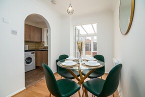Luxurious 2 bed House - Free Parking