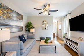 Silver Maple by Avantstay Modern & Stylish Haven