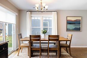 Silver Maple by Avantstay Modern & Stylish Haven
