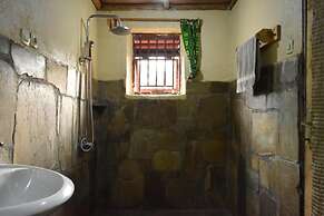 Room in B&B - Red Rocks Rwanda - Triple Room