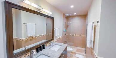 Seaview Oasis 1-BRSuite in Croc's casino