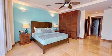 Seaview Oasis 1-BRSuite in Croc's casino