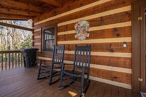 Hidden Hideaway 2 Bedroom Cabin by RedAwning