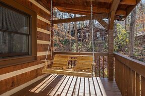 Hidden Hideaway 2 Bedroom Cabin by RedAwning